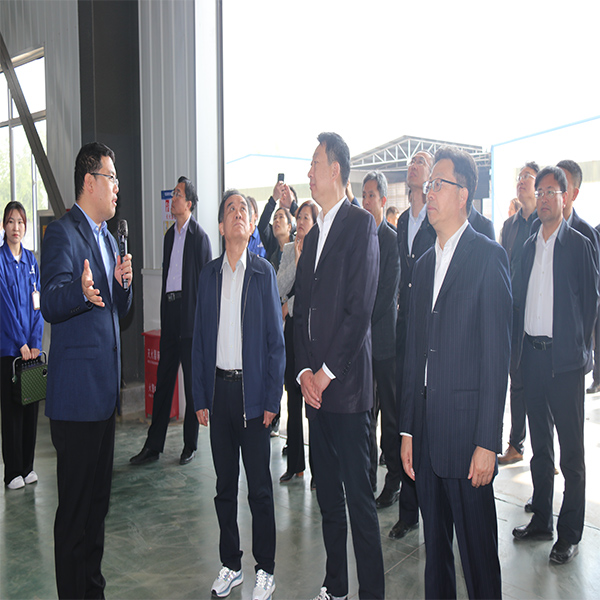 省農(nóng)技中心領(lǐng)導一行到集團奧迪斯工廠參觀