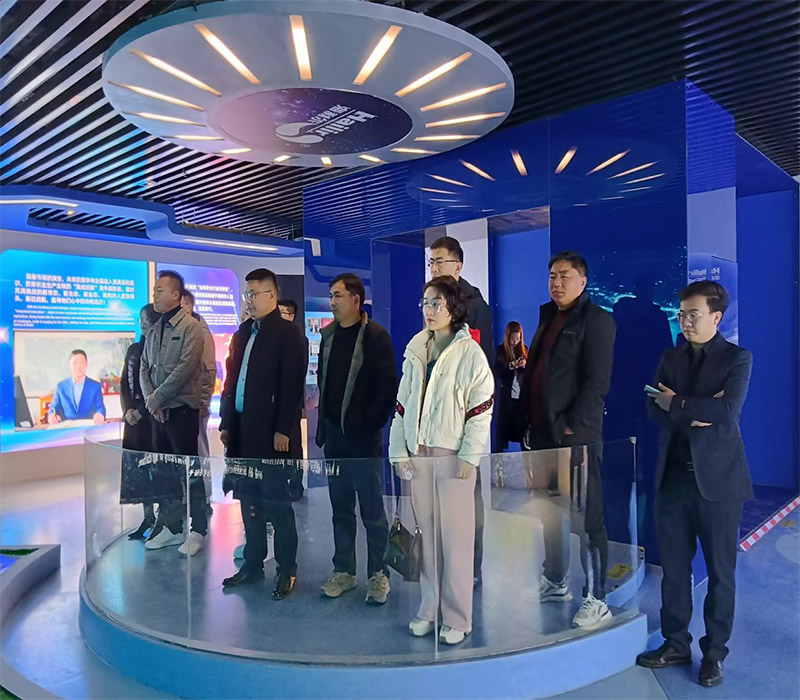 城陽街道商會企業(yè)家來海利爾參觀交流學(xué)習